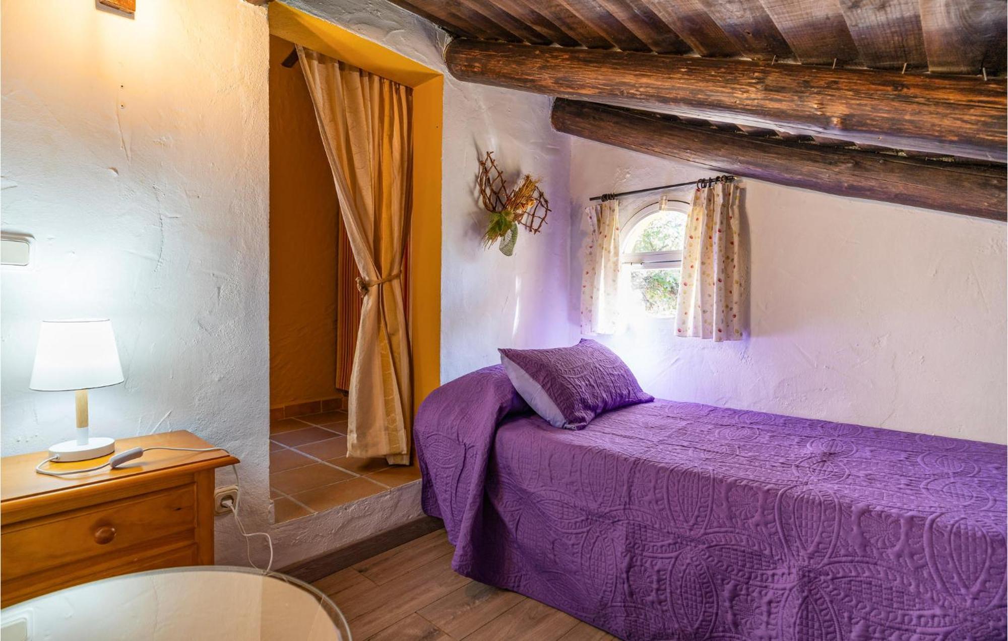 Amazing Cottage In Algatocin With Kitchen Kültér fotó