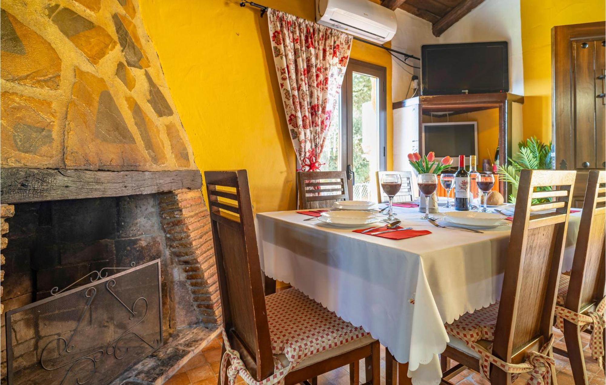 Amazing Cottage In Algatocin With Kitchen Kültér fotó